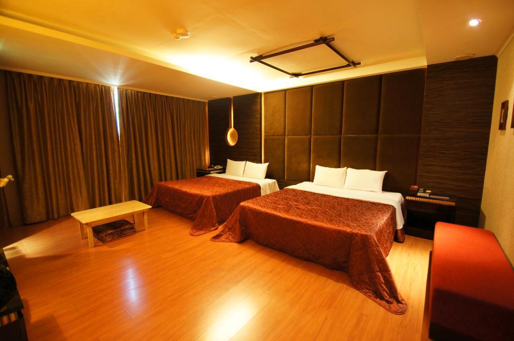 Beverly Garden Motel Chiayi Eksteriør billede